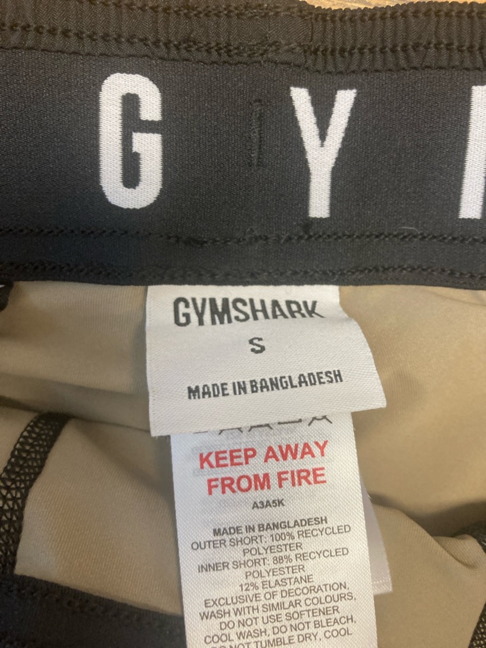 NWT Gymshark Men’s sport 5’ short 2 in 1 Black with Camo Liner size S - Picture 7 of 8